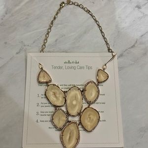 Stella & Dot white/gold statement necklace